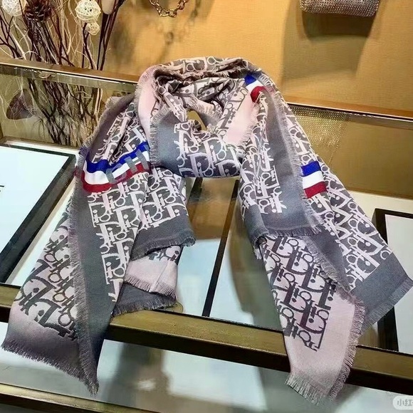 Luxury Vibes Accessories - “ D i o r - Print “Luxurious Cashmere & Silk Monogram Oversized Scarf & Wrap